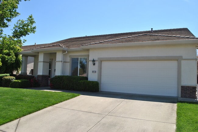 Photo - Gorgeous home in Springfield at Whitney Oaks