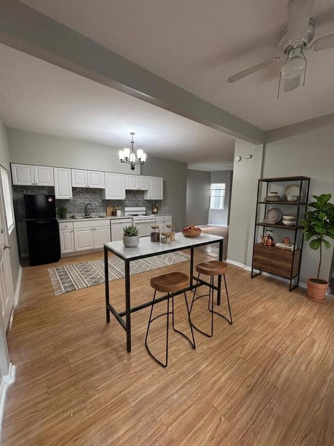 2525 N Ashland Ave