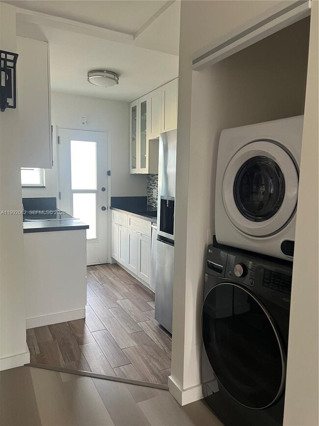 Building Photo - 225 SE 16th Ave Unit 3