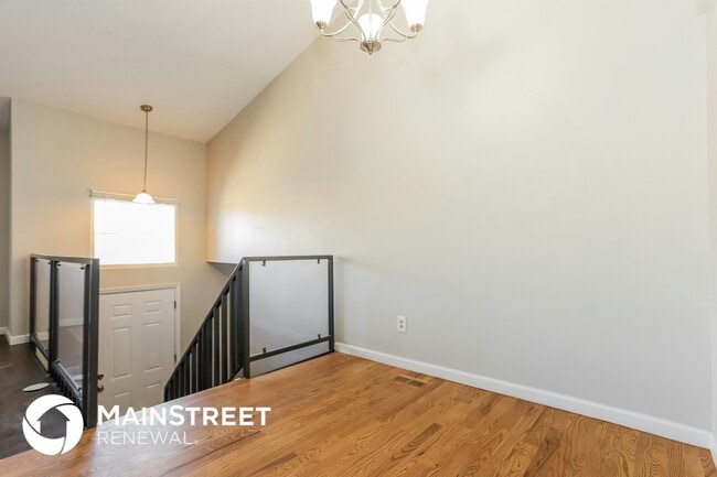 Photo - 4587 Genoa St