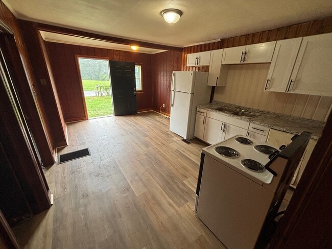 Photo - 1051 Harbor Rd