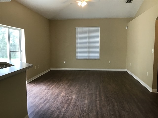 Photo - 558 Hatcher St SE