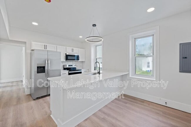 Photo - 122 E Goepp St Unit 1