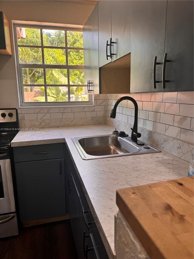 Building Photo - 3761 SW 45th Terrace Rental