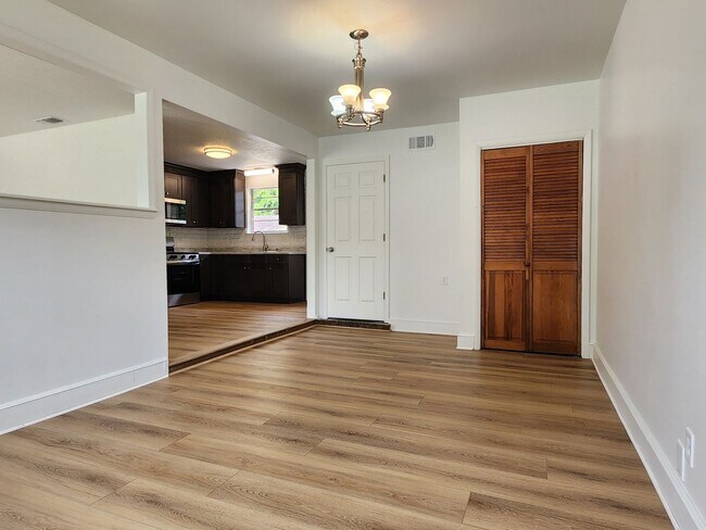 Photo - Stunning 4 bedroom, 2 bathroom home locate...