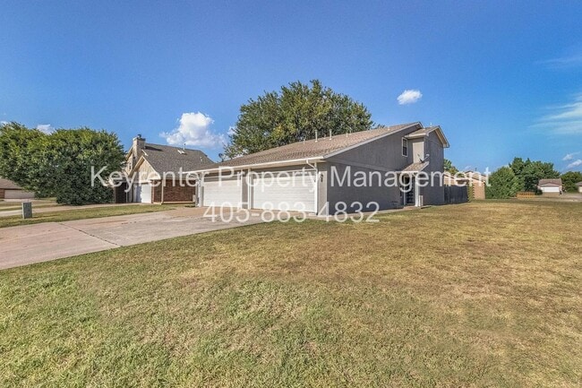 Photo - Beautiful 2BD/2.5 BTH Home Right off of NW Expressway and Shopping Areas