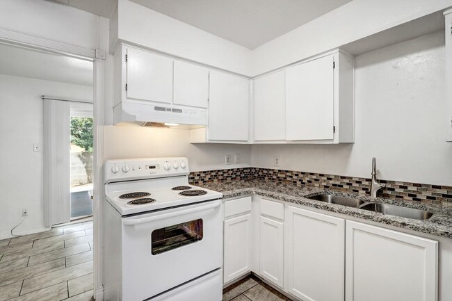 Photo - 195 Monte Alto Pl NE