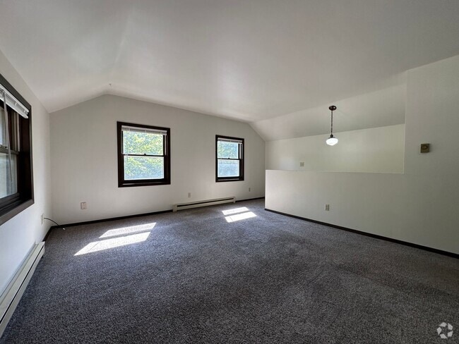 Building Photo - 822 3rd St Rental