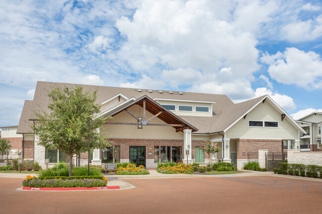 Photo - Falcon at Grand Harbor