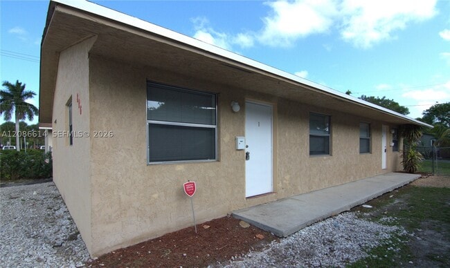 806 NW 10th St Unit 1