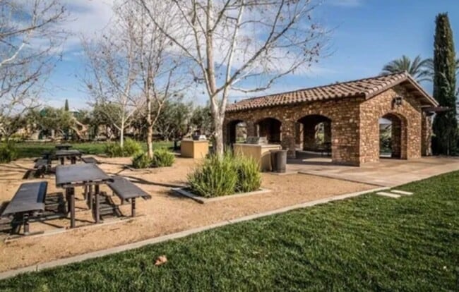 Photo - 1832 N Notting Hill Ln