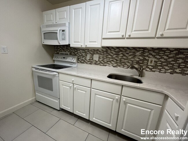 101 Monmouth St Unit 609