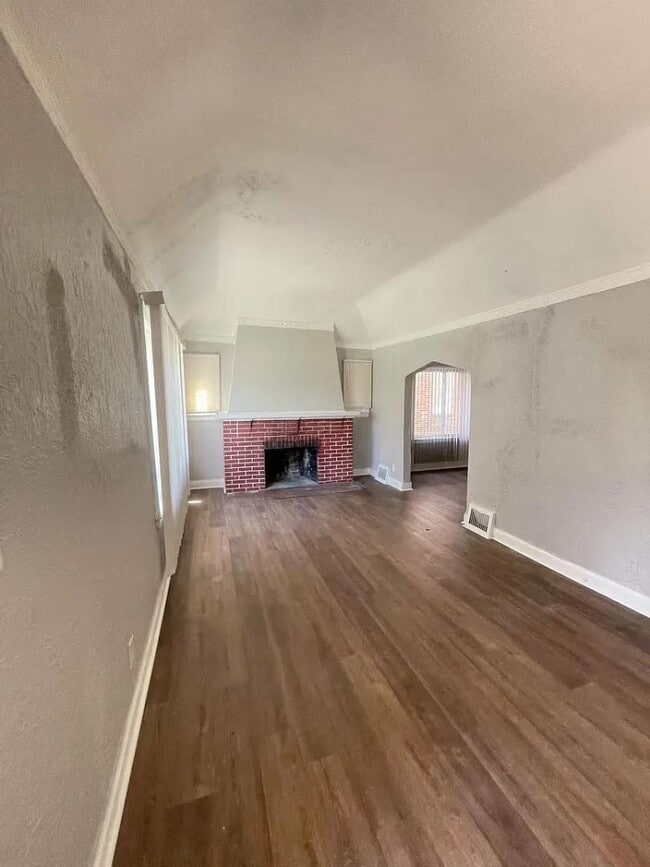 Building Photo - 16219 Northlawn St