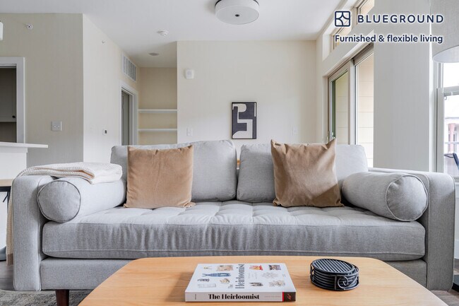 Photo - 1501 W Howard Ln Unit FL5-ID361