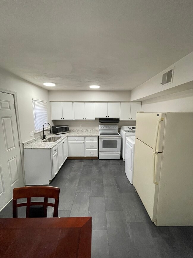 Photo - 3217 Dunkirk Ave