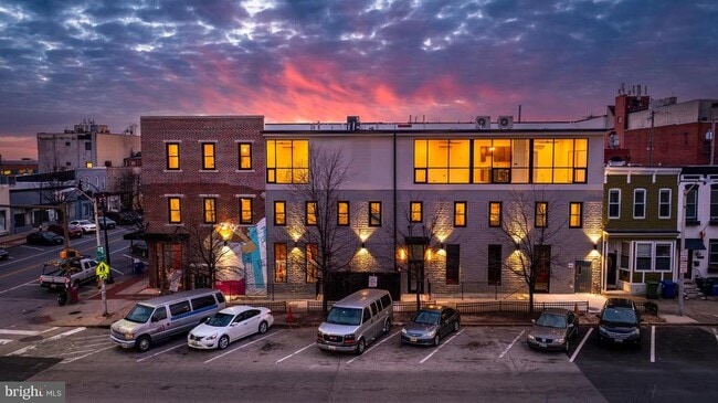 Building Photo - 400 S Conkling St Unit 6
