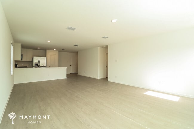 Photo - 1071 Neyland Dr