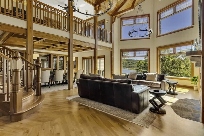 Building Photo - 1774 State Hwy UU Unit ID1339916P