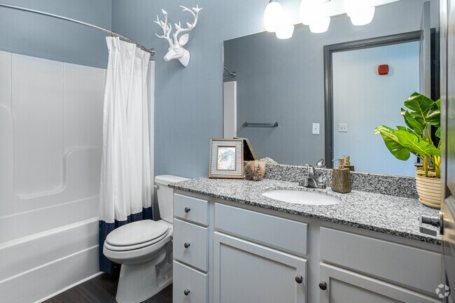 3BR, 3BA - 1,134SF - Bathroom