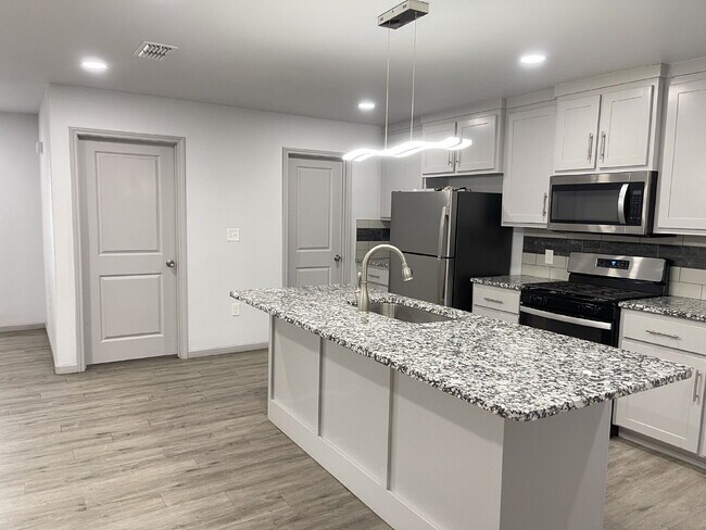 Photo - Spacious Home on a quiet cul-de-sac street