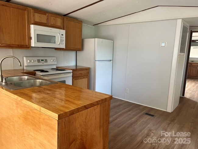 Photo - 179 Overcash Rd