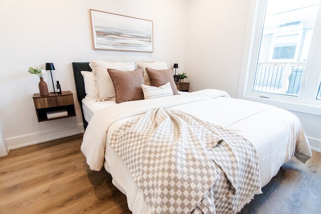 Photo - Unit 1A | Main Level | 2 Bedroom, 1 Bathroom Unité A