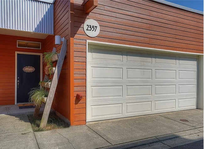 Modern Townhome in the Heart of Downtown T... - Modern Townhome in the Heart of Downtown T...