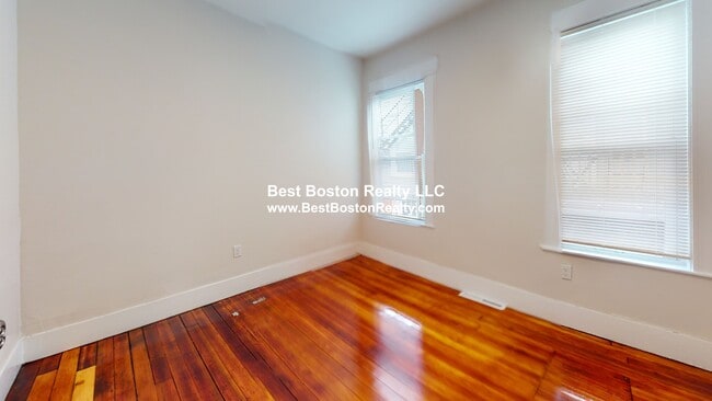 Photo - 16 R Warren Ave Unit 2