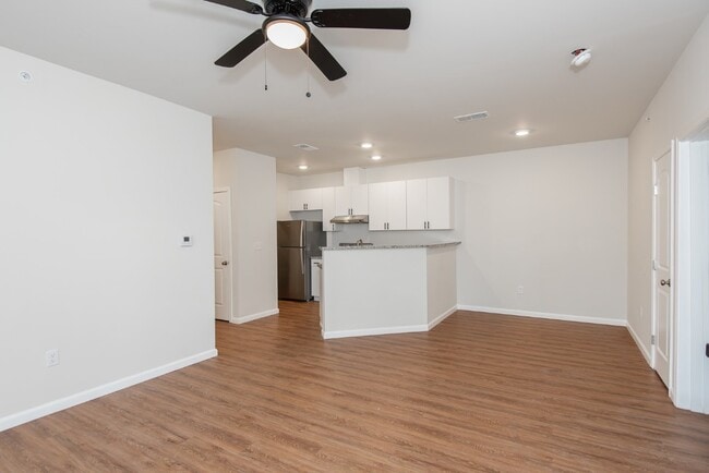 Photo - 122 Harmony Mdws Ct