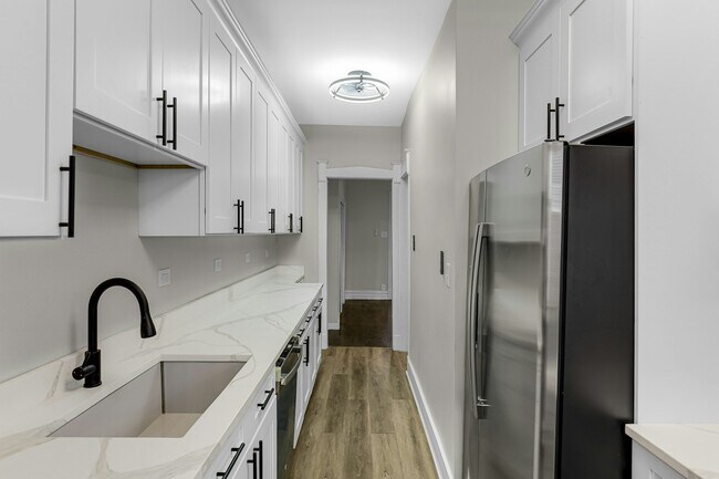 Photo - 6360 S Greenwood Ave Unit 6360 -  3