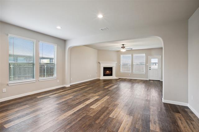 Photo - 512 Lindisfarne Ln