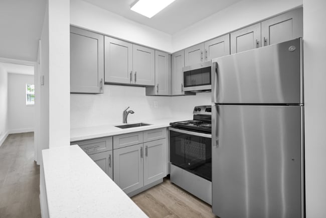 Photo - 4051 NE 13th Ave Unidad Apt 69