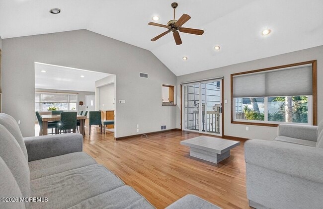187 Elmwood Rd