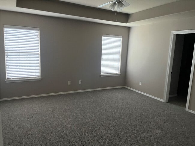 Photo - 121 Willow Dr