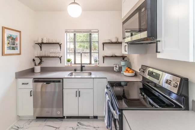 Photo - 221 W 9th Ave