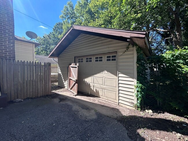 Photo - 3 Bed 2 Bath Single Family Home