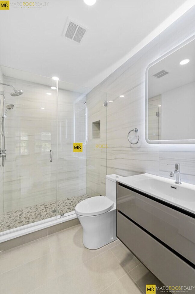Photo - 535 Newbury St Unidad 1