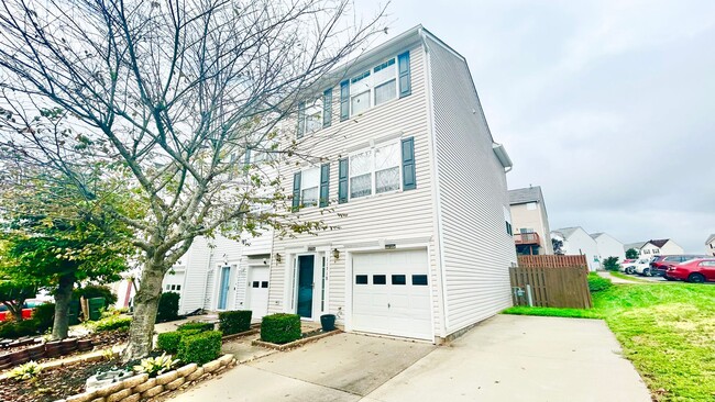 Photo - FREDERICKSBURG - SALEM FIELDS - SPACIOUS FRESH TOWNHOUSE