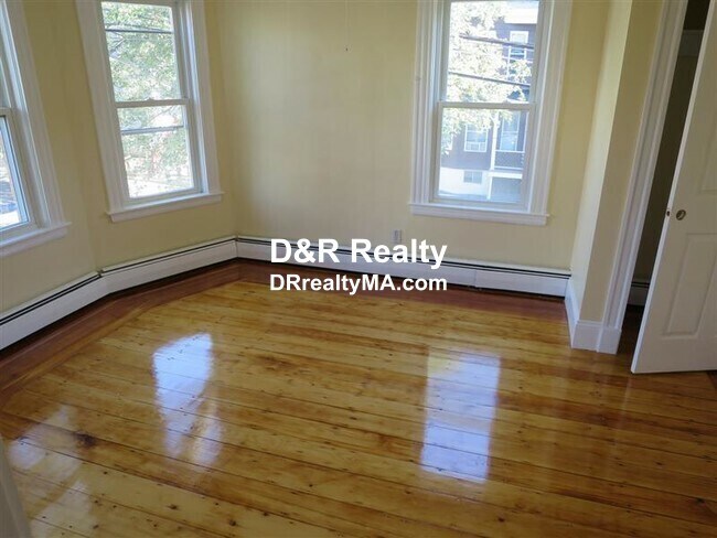 Photo - 2 Gilson Ter Unit 3