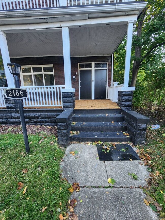 Building Photo - 2186 E 89th St Unit 2