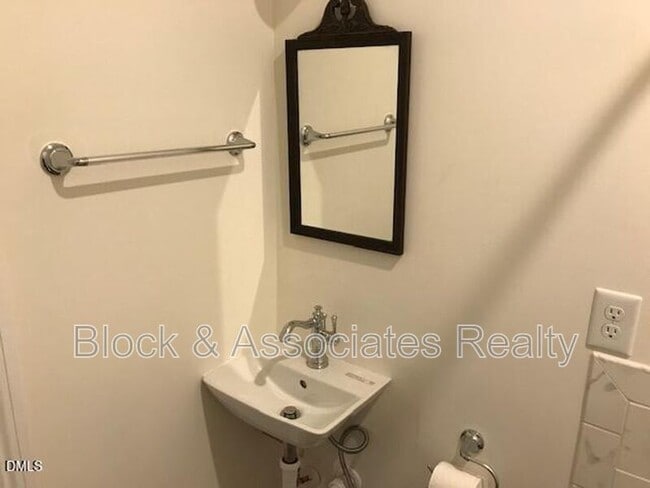 Photo - 309 E Lane St