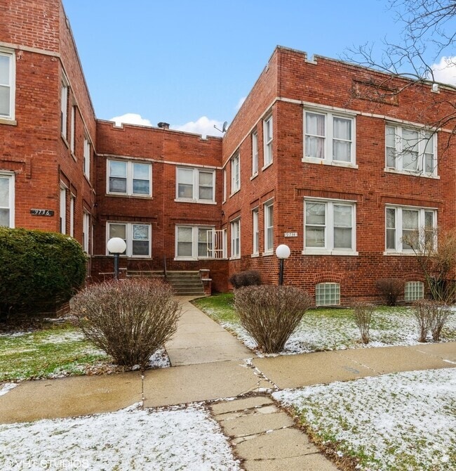 Building Photo - 9734 S Prairie Ave Unit 2 Rental