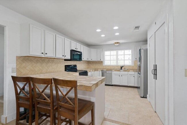 Photo - 670 Woodland Acres Dr