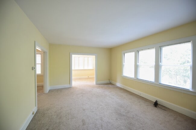 Photo - 3563 Erie Ave Unit East Hyde Park Apartment