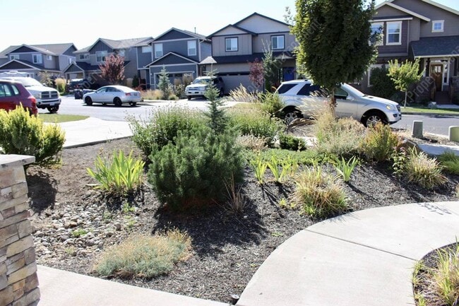 Photo - SW Bend Home Close to Old Mill & Deschutes River Trail