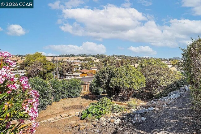 Photo - 3592 Hillcrest Rd