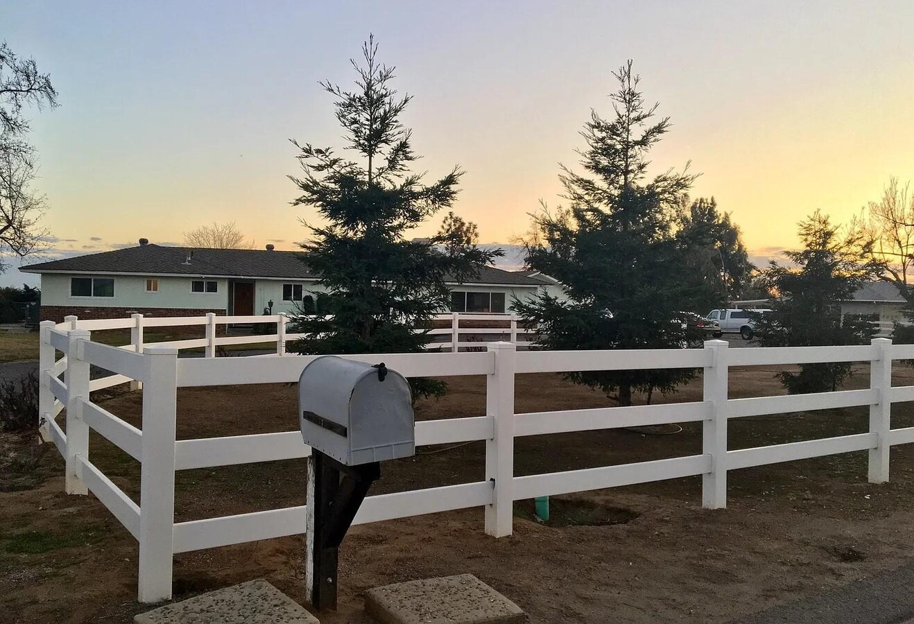 Photo - 6137 E Clinton Ave