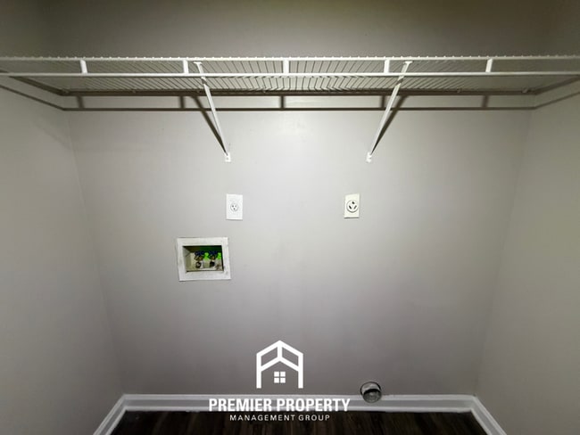 Photo - Charming 3BR/2BA Bartlett Area Home | Vaulted Ceilings, Fireplace & Fenced Yard