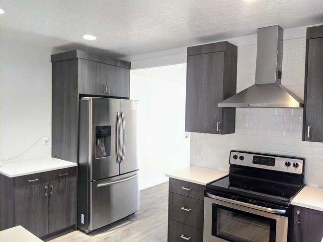 Kitchen - 2689 Highland Dr Unit A