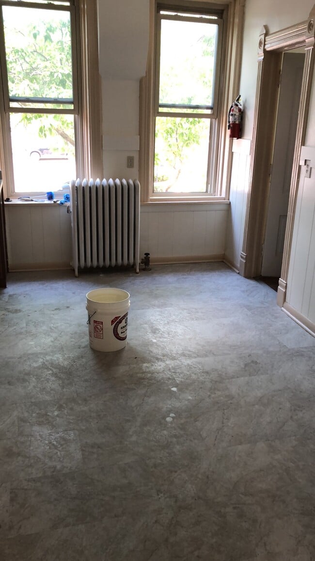 Dining room - 344 State St Unit 1